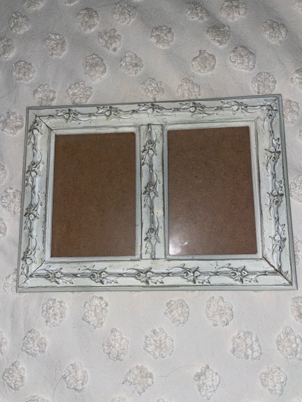 Ornate Double Photo Frame in Distressed White 3 x 5